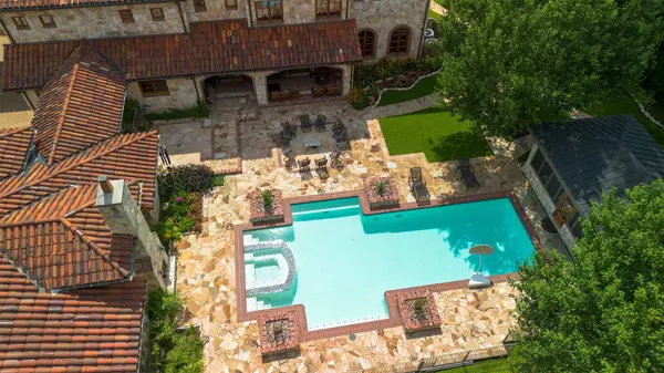 603 W Friar Tuck LN, Houston, TX 77024