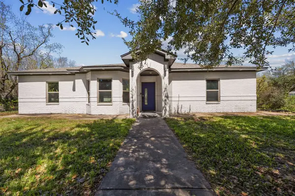 4425 Fuqua ST, Houston, TX 77048