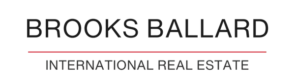 feature image of Virtual Staging vs. Traditional Staging: Which Is Right for Today’s Market?