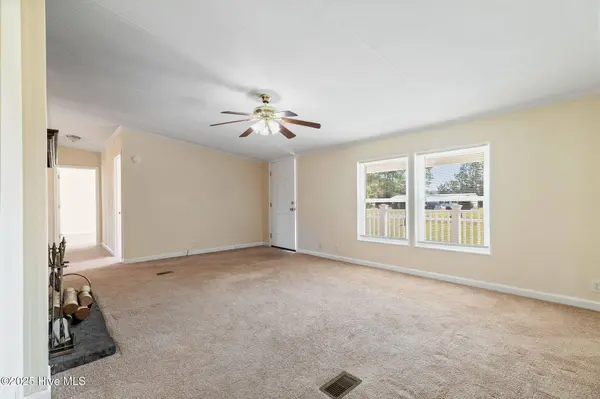 232 Hearthside DR, Rocky Point, NC 28457