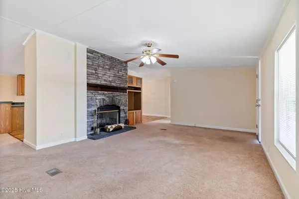 232 Hearthside DR, Rocky Point, NC 28457