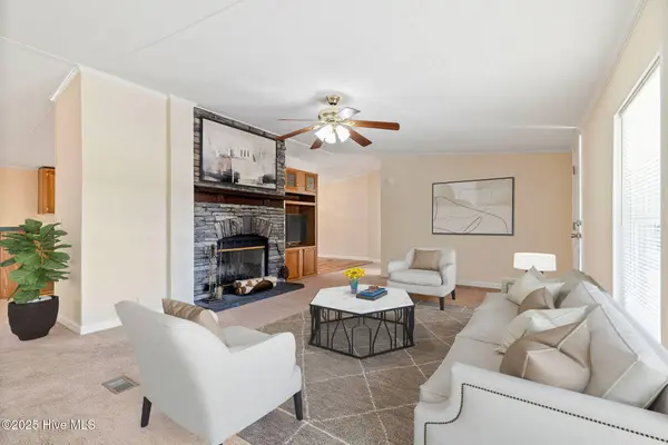 232 Hearthside DR, Rocky Point, NC 28457