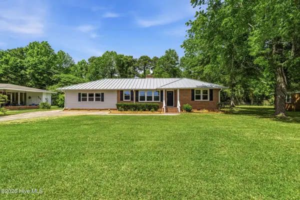 1719 Old Folkstone RD, Sneads Ferry, NC 28460