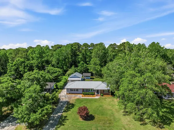 1719 Old Folkstone RD, Sneads Ferry, NC 28460