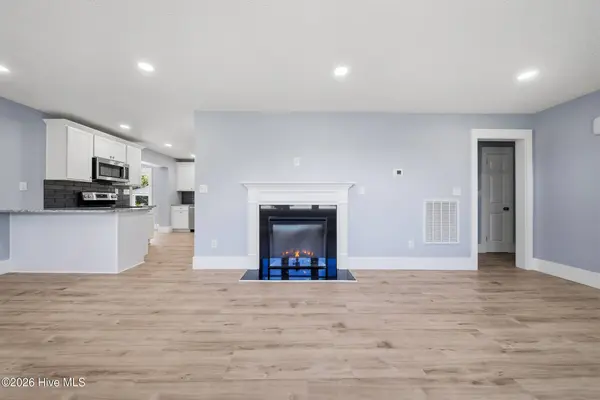 1719 Old Folkstone RD, Sneads Ferry, NC 28460