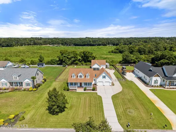 117 Middle Point RD, Hampstead, NC 28443