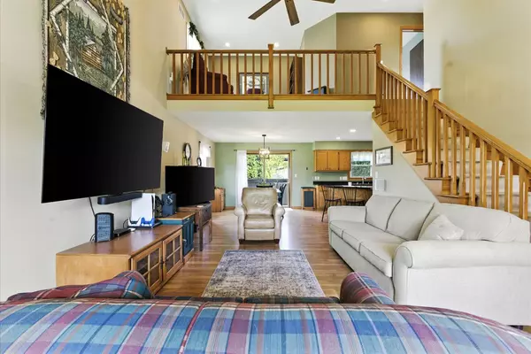 126 Plank Ct, Mukwonago, WI 53149-1465