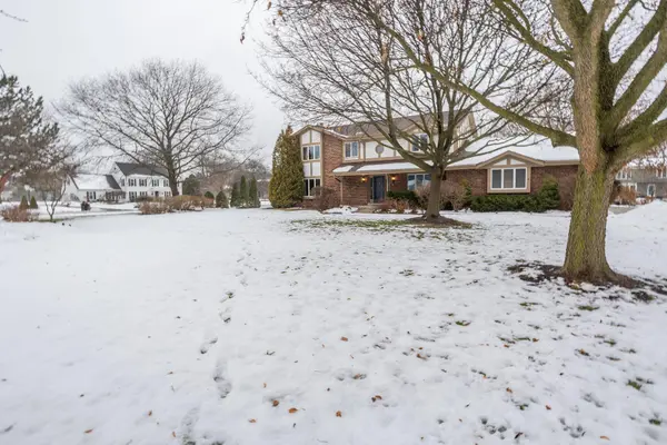 20960 Coventry Dr, Brookfield, WI 53045