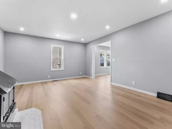 97 CHURCH, West Deptford, NJ 08086