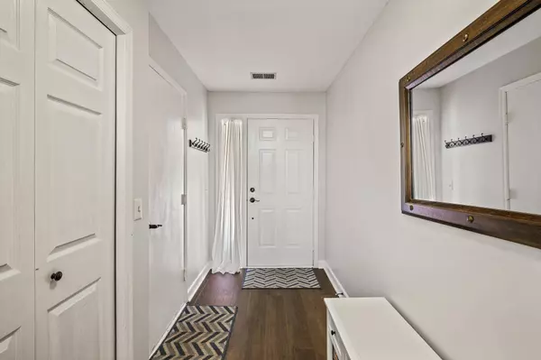 3384 Spring Glen CIR NW, Prior Lake, MN 55372