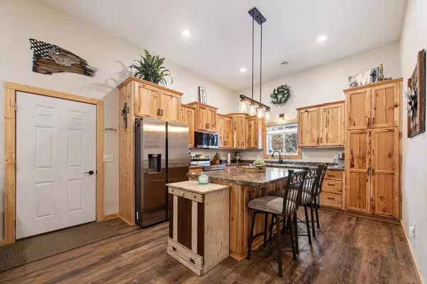 3302 Telemark TRL, Cushing, MN 56443