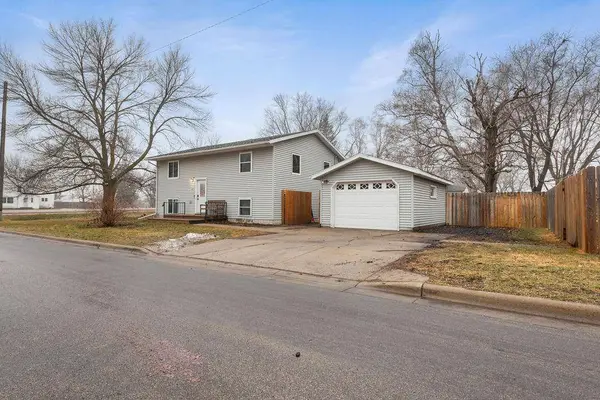 331 Western AVE S, Watkins, MN 55389