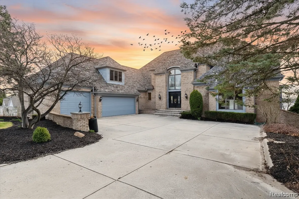 770 N Riverside Ave, St Clair, MI 48079-4261