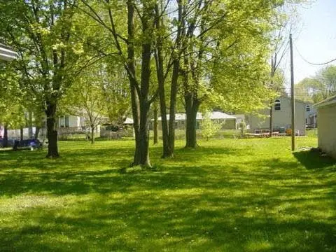 38890 Hamon St, Harrison Twp, MI 48045-2109