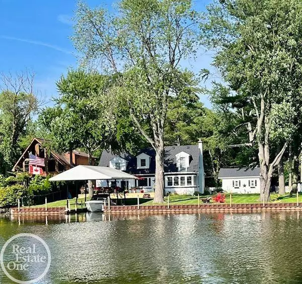 28800 Old North River Road, Harrison Twp, MI 48045