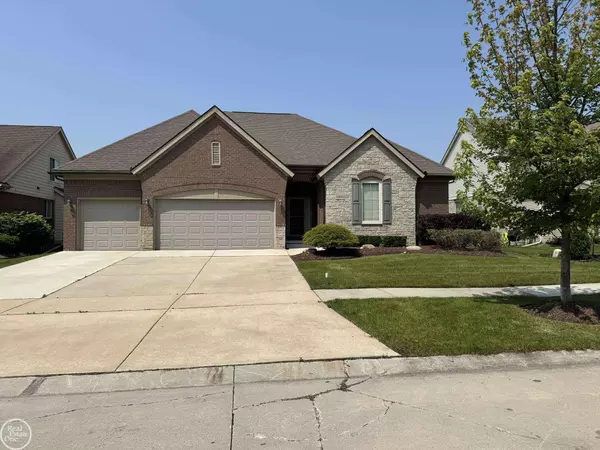 43835 Pheasant Lane, Clinton Township, MI 48038