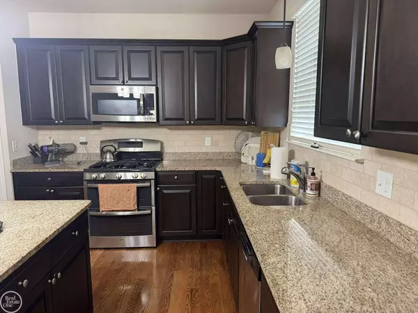 43835 Pheasant Lane, Clinton Township, MI 48038