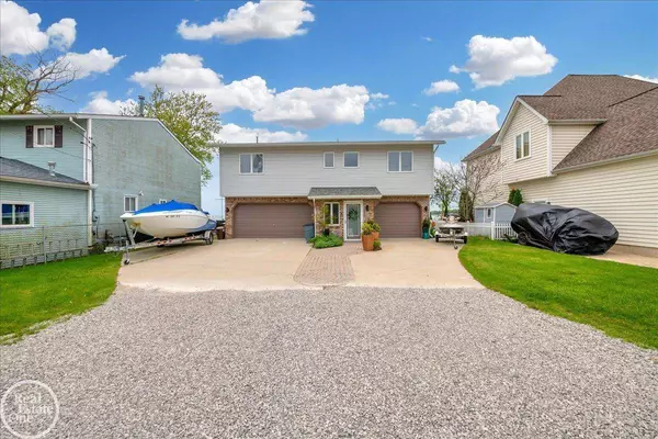 7860 Belle Brae Lane, Ira, MI 48023
