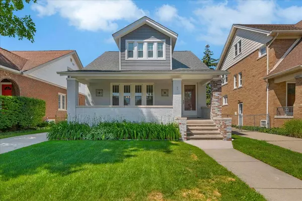 1357 Nottingham Rd, Grosse Pointe Park, MI 48230-1026