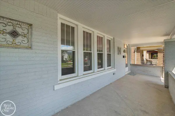 1357 Nottingham Drive, Grosse Pointe Park, MI 48230