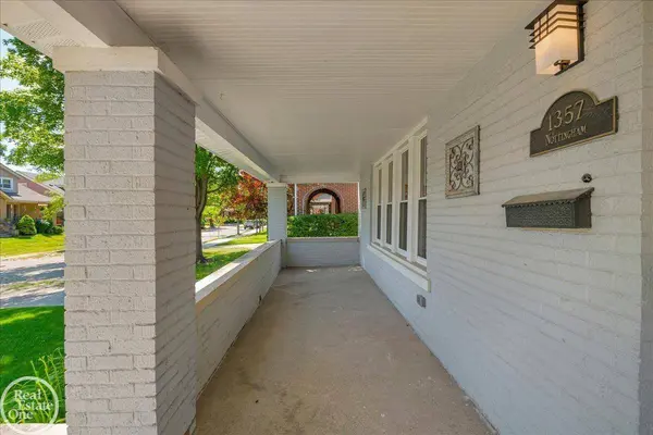 1357 Nottingham Drive, Grosse Pointe Park, MI 48230