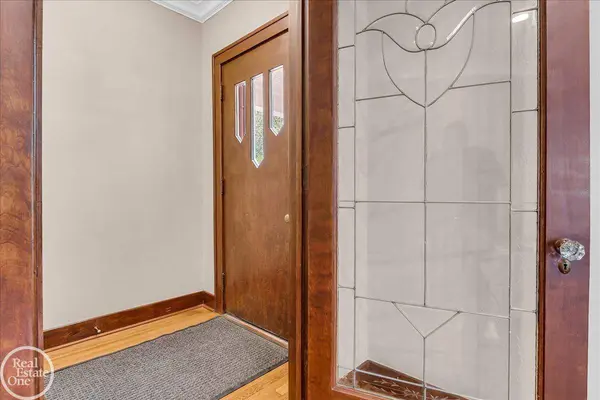 1357 Nottingham Drive, Grosse Pointe Park, MI 48230