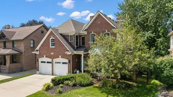 339 N Alice Ave, Rochester, MI 48307-1814