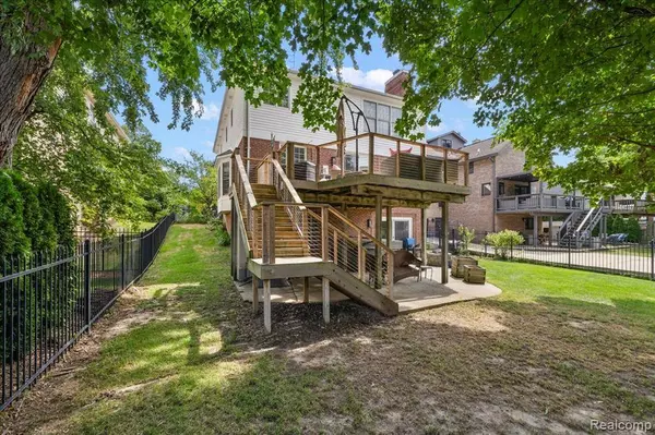 339 N Alice Ave, Rochester, MI 48307-1814