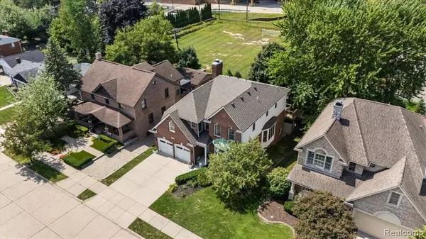 339 N Alice Ave, Rochester, MI 48307-1814