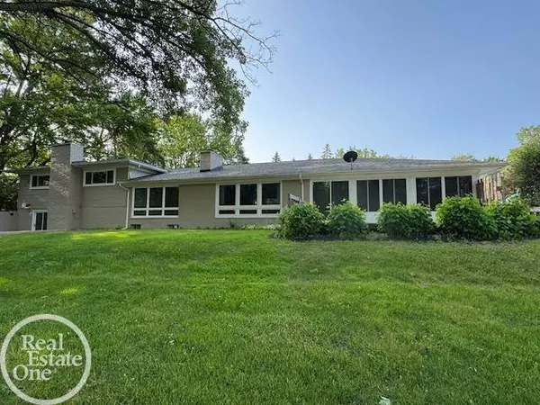 2403 E Square Lake Road, Troy, MI 48085