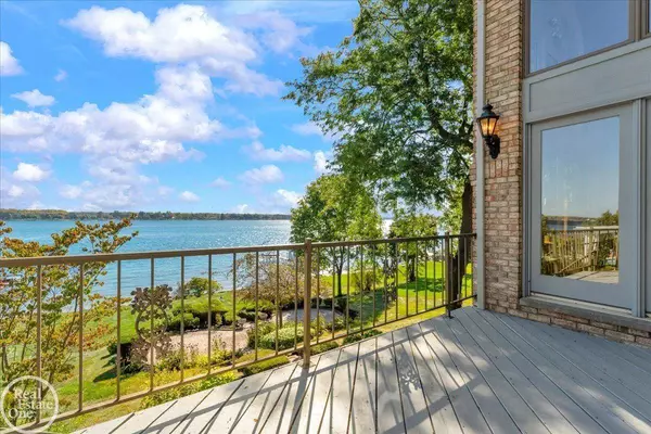 770 N Riverside Street, Saint Clair, MI 48079