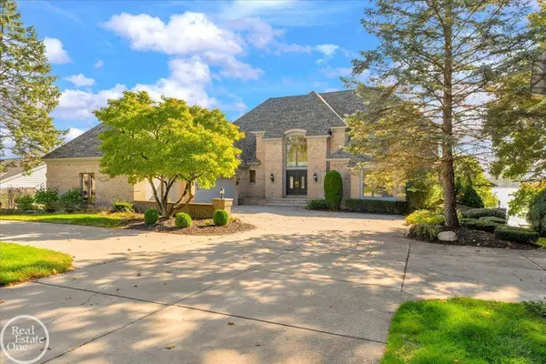 770 N Riverside Street, Saint Clair, MI 48079