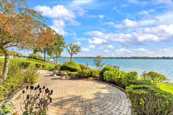 770 N Riverside Street, Saint Clair, MI 48079