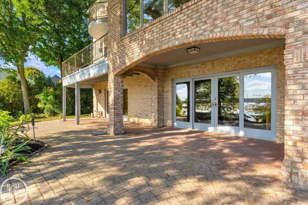 770 N Riverside Street, Saint Clair, MI 48079