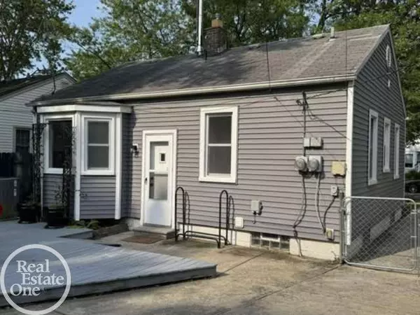 4236 Buckingham Avenue, Berkley, MI 48072