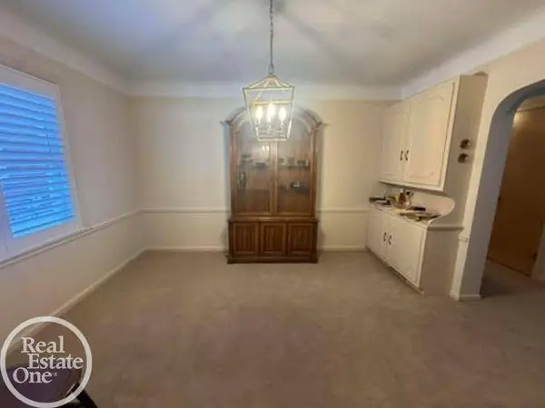 1843 Manchester Boulevard, Grosse Pointe Woods, MI 48236