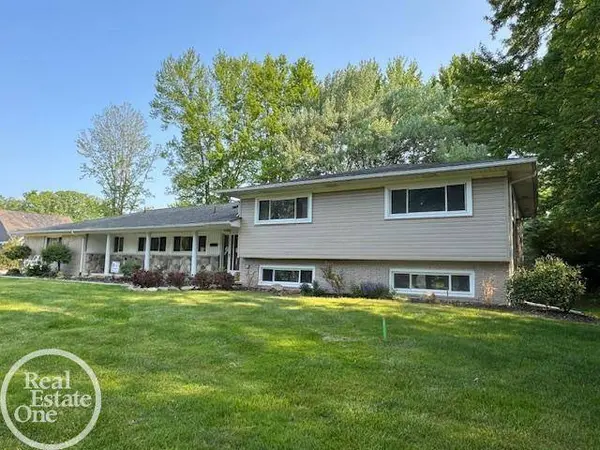 6026 Via Toscana Street, Troy, MI 48085