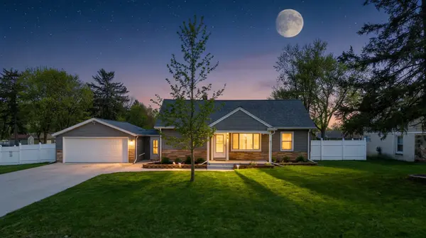 47840 Greenview Rd, Shelby Twp, MI 48317-2834