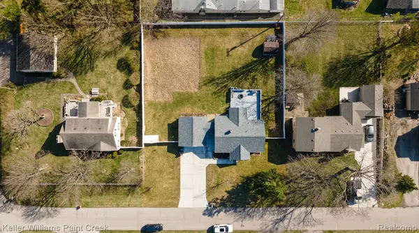 47840 Greenview Rd, Shelby Twp, MI 48317-2834
