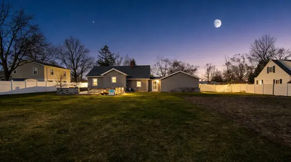 47840 Greenview Rd, Shelby Twp, MI 48317-2834
