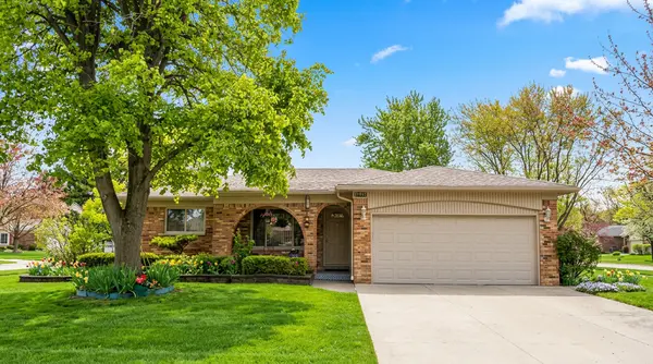 47851 Goldridge Ln, Macomb, MI 48044-2423