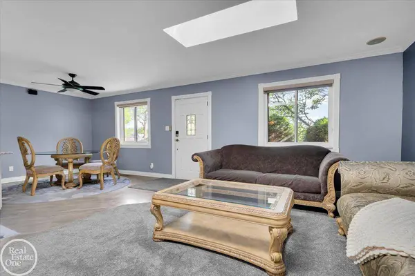 22416 Maple St Street, Saint Clair Shores, MI 48081