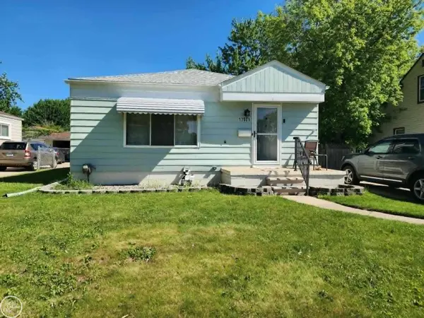 17901 Peters Street, Roseville, MI 48066