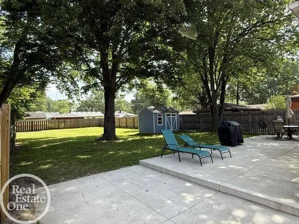22513 Avon Street, Saint Clair Shores, MI 48082