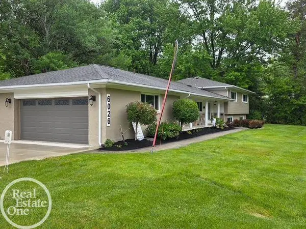 6026 Via Toscana Street, Troy, MI 48085