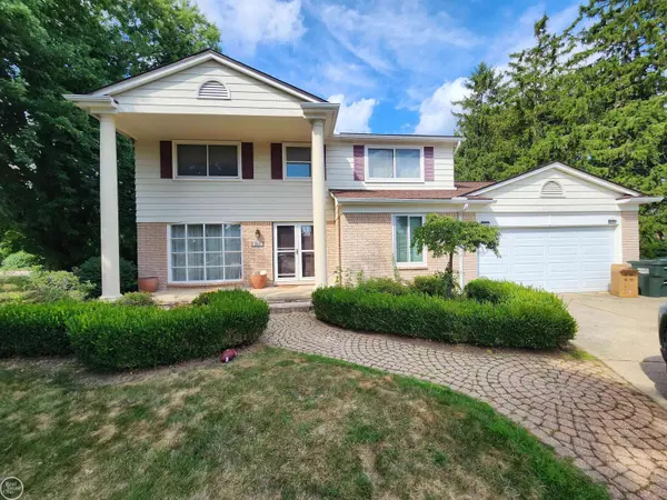 715 Abbey Court, Rochester Hills, MI 48307