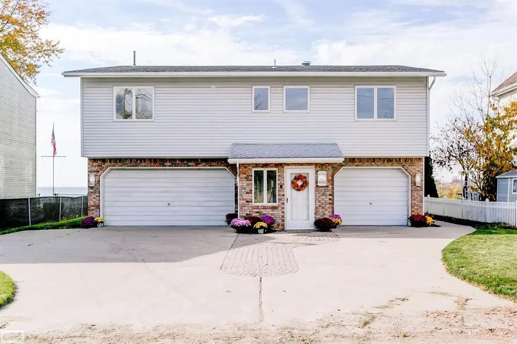 7860 Belle Brae Rd, Ira Twp, MI 48023-2700