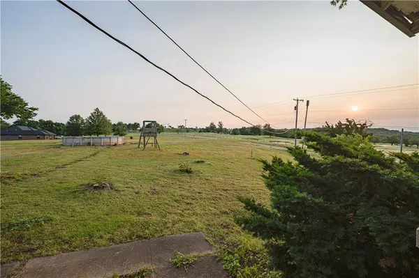 1002 N Cline RD, Coffeyville, KS 67337