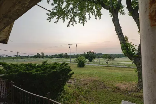 1002 N Cline RD, Coffeyville, KS 67337