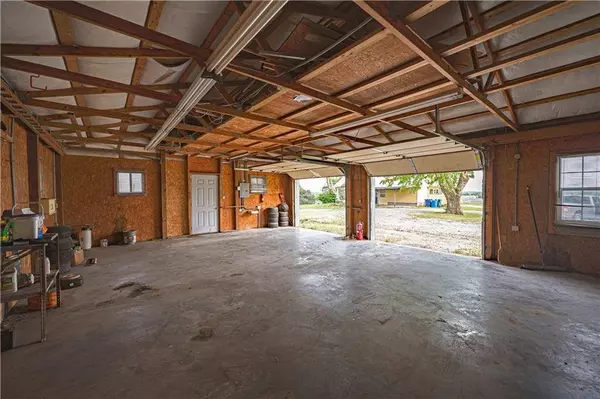 1002 N Cline RD, Coffeyville, KS 67337